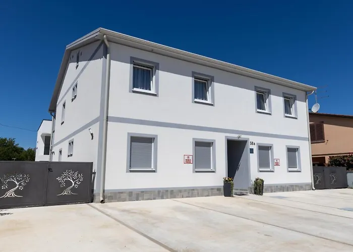 Pranjic Apartament *